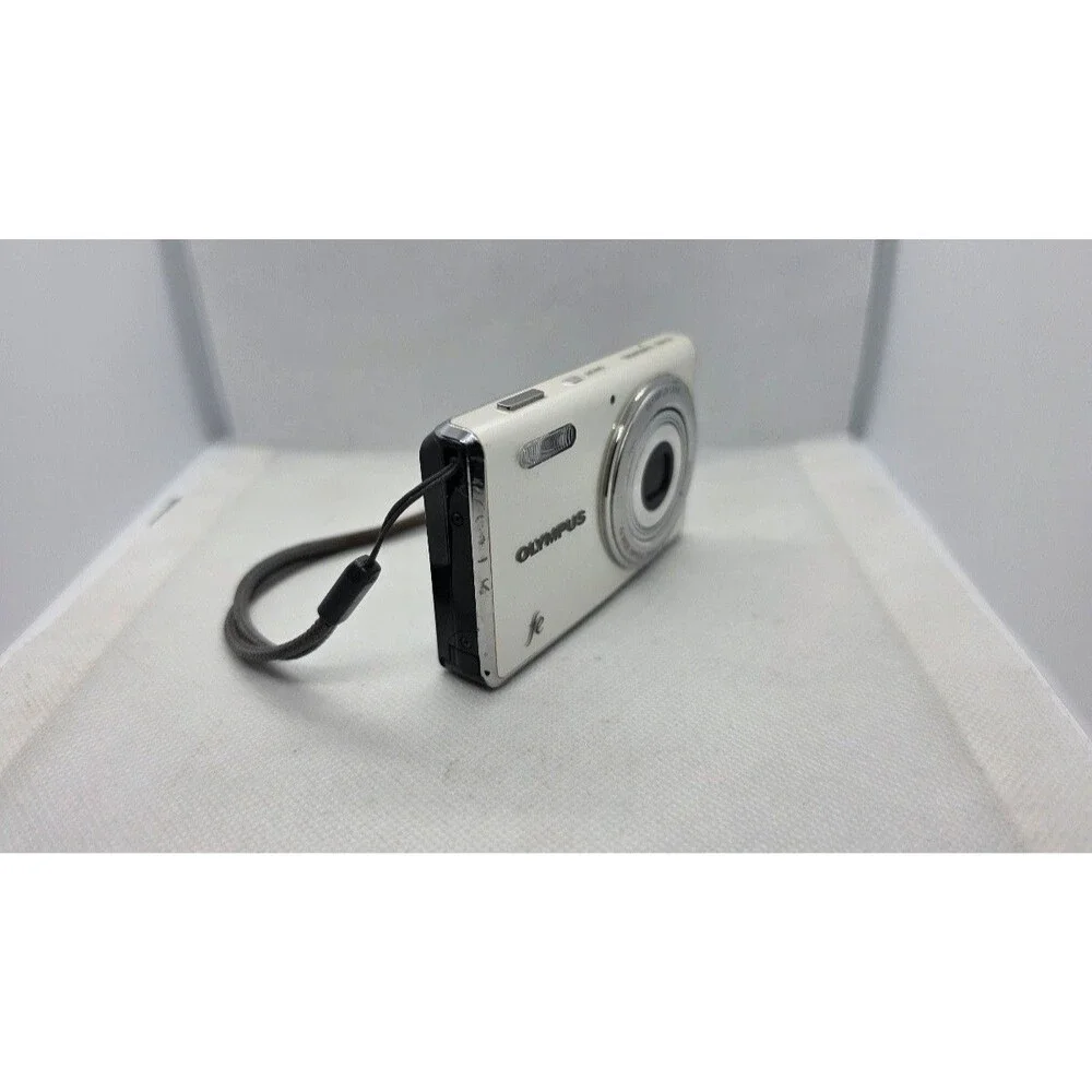 Olympus FE-4000 12MP Digital Camera White Compact (For Parts/Damaged)